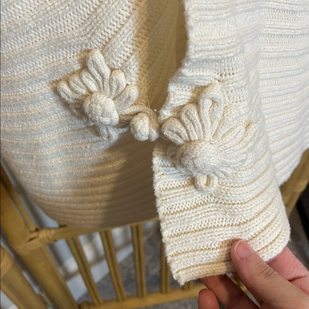 Coldwater Creek Cream Knit Cardigan Sweater Short Sleeve Floral Toggles M - Picture 7 of 8